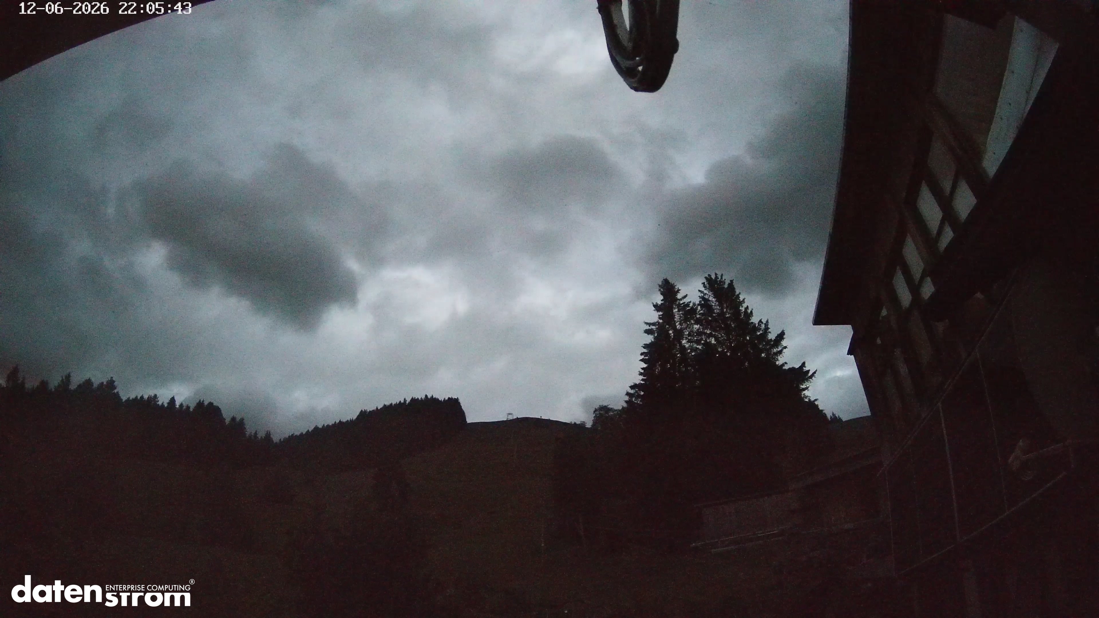 22:15