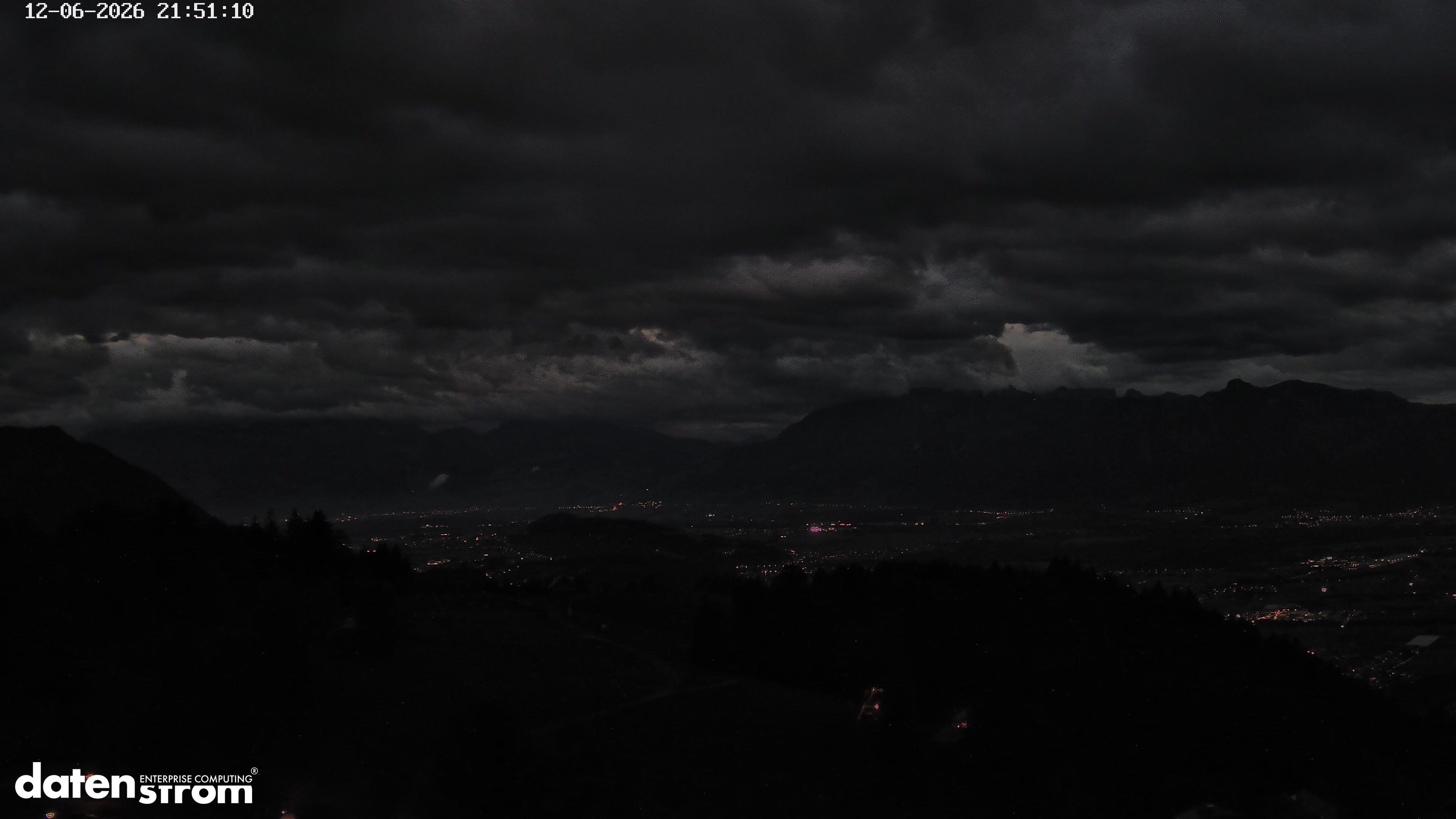 22:00