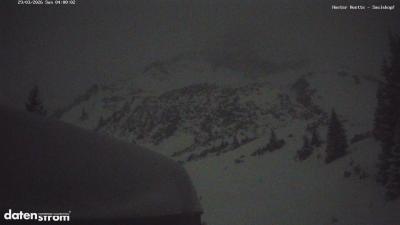 heavy_snowfall (0.45), fresh_snow (0.34)