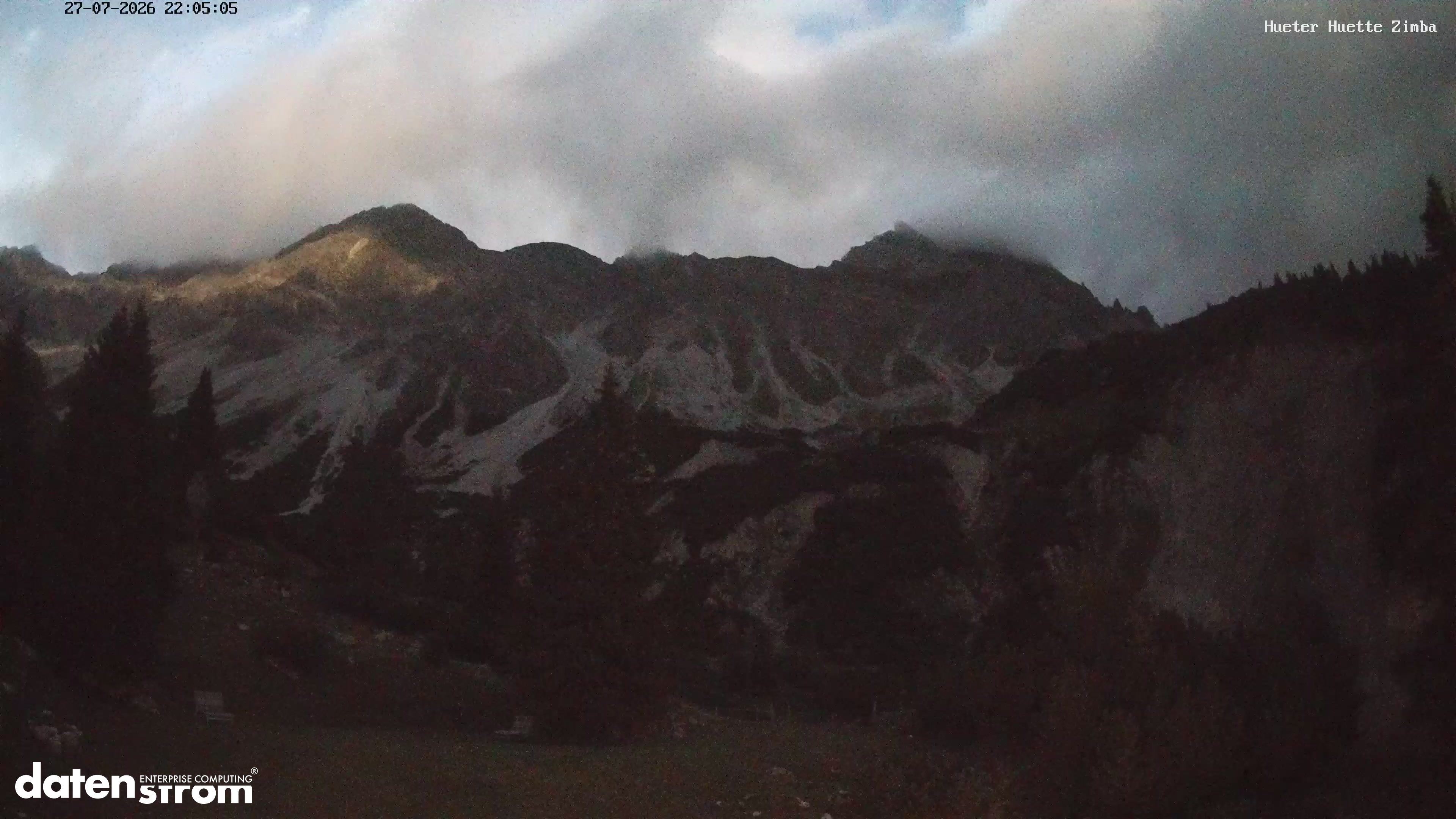22:15