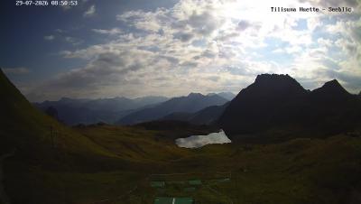 09:00