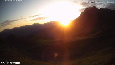 dramatic_sunrise (0.98)